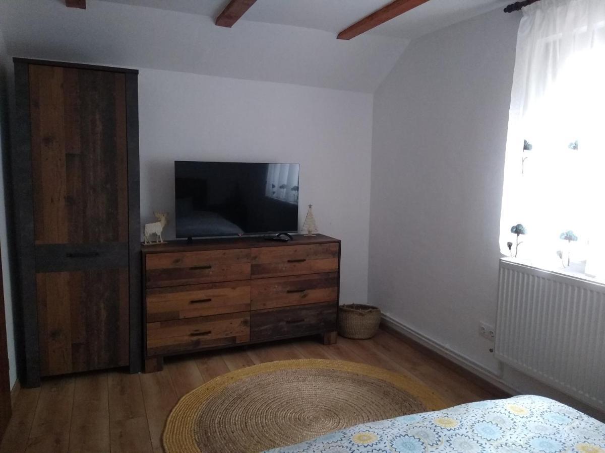 New And Comfortable Two Bedroom House Gărâna Esterno foto